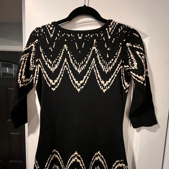 ~Gabby Skye~ Sweater Dress - Small - Picture 7 of 9